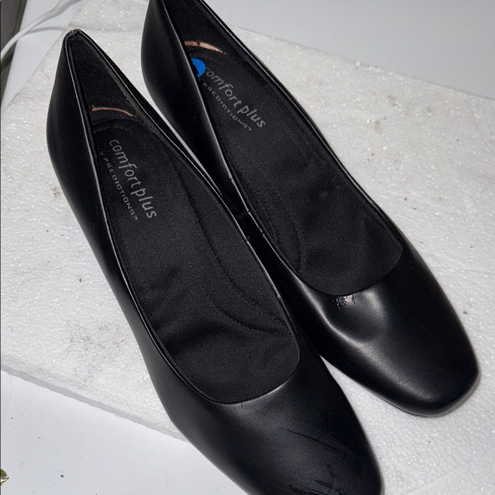 Comfort Plus by Predictions Women's Classic Black Heels